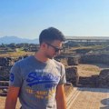 Pobednik zvezda Granda dobio drugog sina! Pokazao emotivni trenutak iz porodilišta, dao mu ime sa posebnim značenjem (Foto)