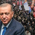 Haos u Istanbulu na vrhuncu! Uhapšeno oko 400 ljudi na protestima, sve vrvi od policije! "Mobilisano 52.656 policajaca kako bi…