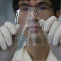 Japanski naučnici razvili plastiku koja se topi u vodi