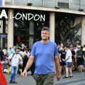 Košarkaška legenda krenula na protest studenata, slika koja je oduševila sve FOTO