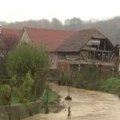Leskovački kraj u borbi sa poplavama: Voda se izlila u dvorišta i na puteve, kanali prepuni
