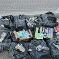 Krijumčarili patike i elektronske cigarete u tovaru kukuruza