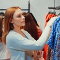 Ко нам бира гардеробу и уређује дом – да ли смо личне одлуке препустили другима