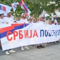Grupa građana koja je krenula iz Aranđelovca na skup u subotu u Beogradu stigla u Lazarevac (Video)