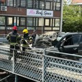 Zapalio se luksuzni automobil u Beogradu: Izbio požar u garaži, sprečena katastrofa (foto)