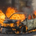 Težak incident u Rakovici: Na parkingu tehničkog pregleda zapaljen automobil