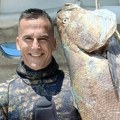 "Poslednje dve su mi pokidale opremu": Tomislav ulovio grdosiju od 20 kilograma, osam puta zaronio da bi je izvukao