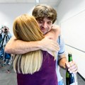 Svež Nobelovac prekinuo primanje čestitki da bi spremio užinu svojoj deci