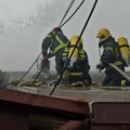 Drama u Novom Pazaru: Bukti požar posle udara groma, jedan vatrogasac lakše povređen (video)