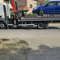 Pauk otišao u Bobište da diže kola, u Leskovcu ne može da se prođe trotoarom od automobila