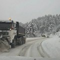 (Video) Srbija se zabelela kao usred januara! Jaka kiša odjednom prešla u sneg, ali meštani nisu iznenađeni: "Padao je i u…