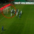 Partizan izjednačio posle najbizarnije greške, pogledajte šta je uradio golman Tobola!