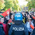 Milano: Sindikalci ostavili izmet ispred sedišta regulatornog tela za energetiku