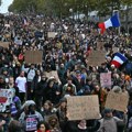 Pariz: Tokom protesta za vikend privedeno 1.435 osoba, policijski čas i dalje na snazi