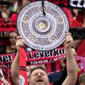 Istorija fudbala je ispisana! Bajer iz Leverkuzena je prvi put šampion Nemačke - Ćabi Alonso je izveo čudo, ceo grad slavi!