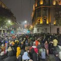 „Narod tera batinaše“: Pojavio se snimak sa protesta (VIDEO)