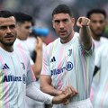 Dušan Vlahović ponuđen Mančester junajtedu: Svi se iznenadili kad su čuli šta Juventus traži
