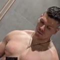 "Slobini implanti": Jelena Radanović objavila sliku pevača bez majice, a evo šta je svima zapalo za oko (foto)