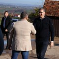 Вучић посетио породицу Јанковић код Мионице