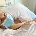 "Odsekla sam sebi deo prsta dok sam sinu spremala kašu" Poznata Srpkinja prošla kroz pakao: "Dobila sam infekciju, nisam mogla…