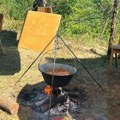 Na vrhu Jelice održan narodni sabor koji je okupio ljubitelje tradicije, starih zanata i dobre domaće kuhinje