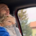(Video) Isaija sa tatom za volanom, a Željko sam vozi kvad Veljko Ražnatović odveo sinove na porodično imanje, pa pokazao kako…