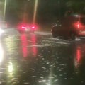 "To nije put, nego reka do Budve" Nevreme u Crnoj Gori: Voda preplavila ulice i puteve, pojavili se i odroni