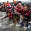 "Bacali su nas zavezane u more, deca su umirala, jedno po jedno": Stravična svedočanstva, obalska straža Grčke odgovorna za…
