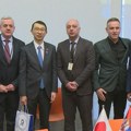 JKP “Gradska čistoća” dobila još jedno novo specijalizovano vozilo od ambasade Japana