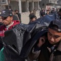 Lekari bez granica doniraju sopstvenu krv pacijentima ranjenim u blizini humanitarnog centra u Gazi