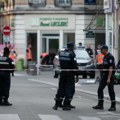 Čovek u invalidskim kolicima izboden na smrt u Lionu