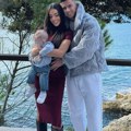 Sa zgodne tamare niko ne može da skine pogled: Žena bivšeg zadrugara izgleda kao top model: Dobili su dete, a sad svi zajedno…