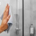 Nije sirće: Uklonite kamenac iz tuš-kabine uz ovaj jednostavan trik hotelskih sobarica