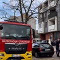 (Video) Požar u zgradi u Novom Sadu! Buktala vatra na trećem spratu, vatrogasci odmah dojurili