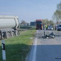 Teška saobraćajna nezgoda kod Stajićeva: Kamion sleteo sa puta, put ka Beogradu blokiran, vozači preusmereni! Teška…