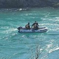 Užas na Skadarskom jezeru: Čamac se prevrnuo, jedan muškarac poginuo, drugi uspeo da se izvuče, treći se vodi kao nestao