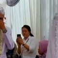 "Bukvalno je pao na nju" Mladoženja se onesvestio kad je ugledao mladu na venčanju: Mreže se usijale od njegove reakcije na…