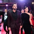 Za suprugu našeg glumca kažu da je ista Monika Beluči: Prelepa crnka ostavlja bez daha, a njena izjava o mužu se i dalje…