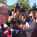 Vučić obišao mobilnu ambulantu u Sinkovcima: U planu najmanje i deset mobilnih pedijatrijskih ambulanti