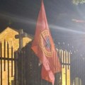 (Foto) Zastave terorističke UČK okačene ispred srpskih svetinja Nova provokacija na KiM: Uhapšena dvojica Albanaca
