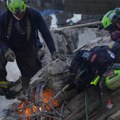 (Video) Spasioci izvukli živu bebu iz ruševina dan nakon razornog zemljotresa u Kolumbiji