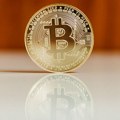 Bitkoin pao na 74.630 evra
