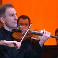 Vituoz na violini Stefan Milenković sviraće Nišlijama pod vedrim nebom