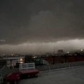 Mrak, potpuni mrak! Ovako je izgledalo 10 minuta u kojima je jeziva olujna tama progutala Beograd (foto)