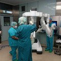 Бечки хирурзи оперишу помоћу роботског система "Да Винчи" - У Београд још није стигао, упркос информацији да је одавно…