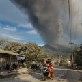 Indonezija seli hiljade stanovnika nakon erupcije vulkana: Očekuju se slične erupcije u budućnosti (video)