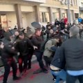 Ko "disciplinuje" srpske navijače u Rigi: Mrvica bio obezbeđenje, ali i "student" zainteresovan za kredit za mlade