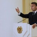 Makron ustao iz publike uzeo mikrofon i povikao: "To je potpuno nepoštovanje..." VIDEO
