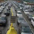 (Foto) Opsadno stanje na granicama Putnici u potpunom očaju: Neprestano se otvaraju nove trake, reke automobila na ovim…