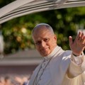 Papa Lav XIV treći put na listi najbolje obučenih ličnosti: Papska odeća uz sportske patike i bejzbol kapu